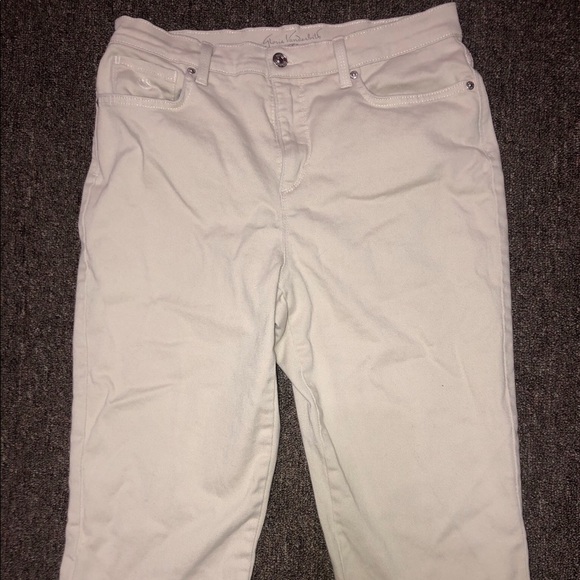 Capris - Picture 1 of 3